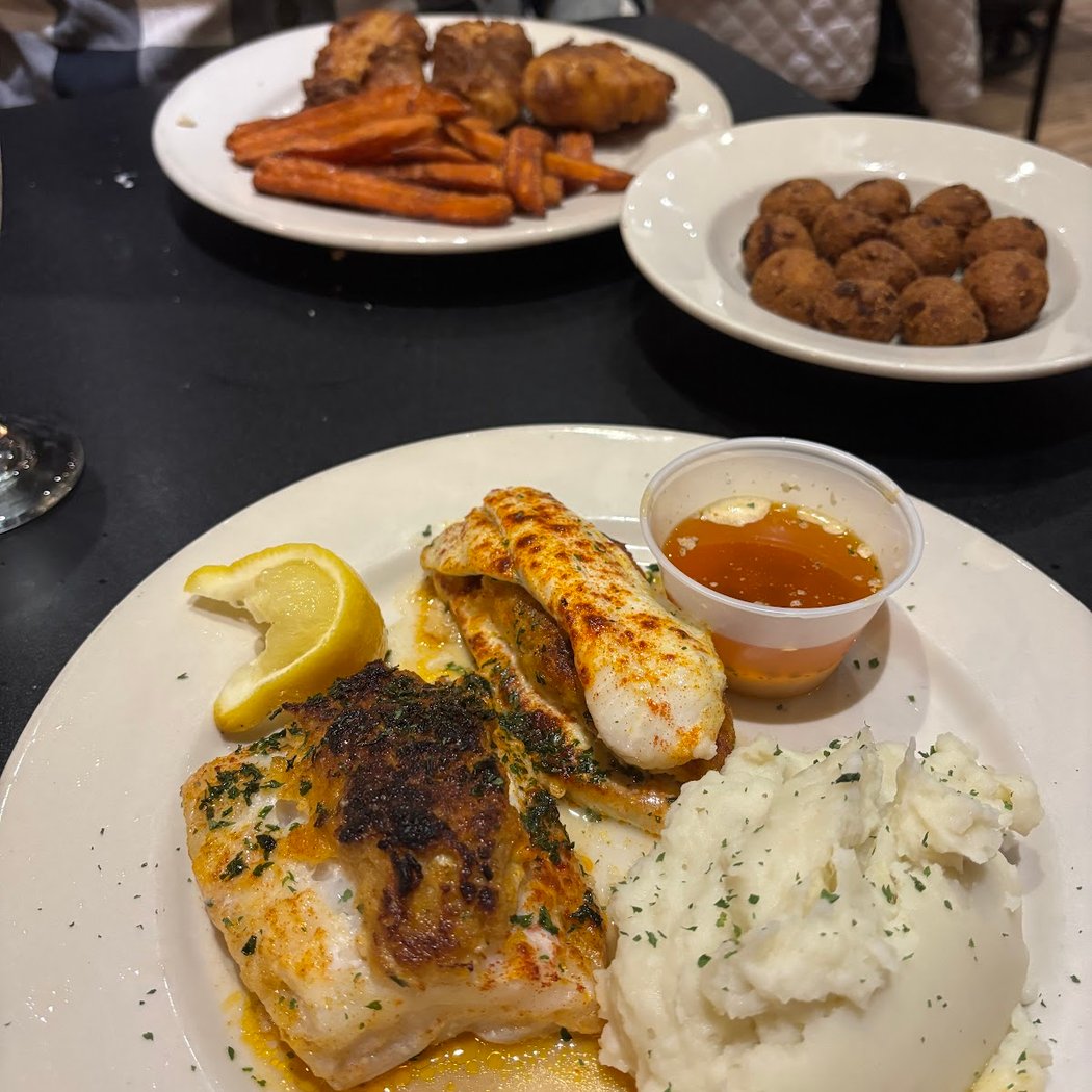 Joe Willy's Seafood House 3