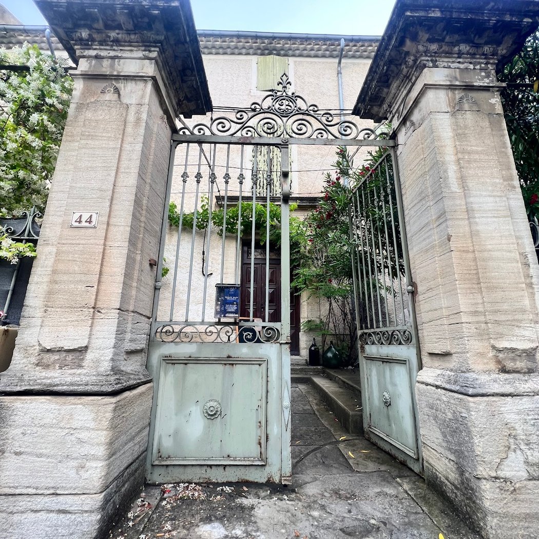 Escape hostel 3