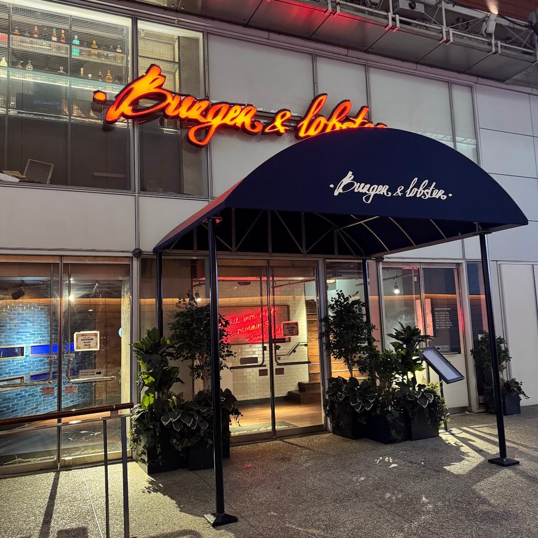 Burger & Lobster Bryant Park 3
