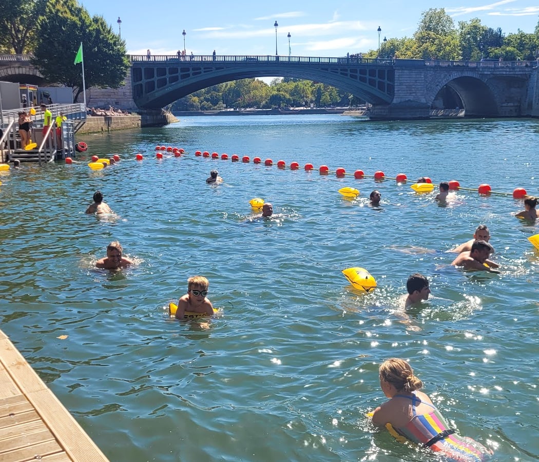 Swimming in the Seine 1