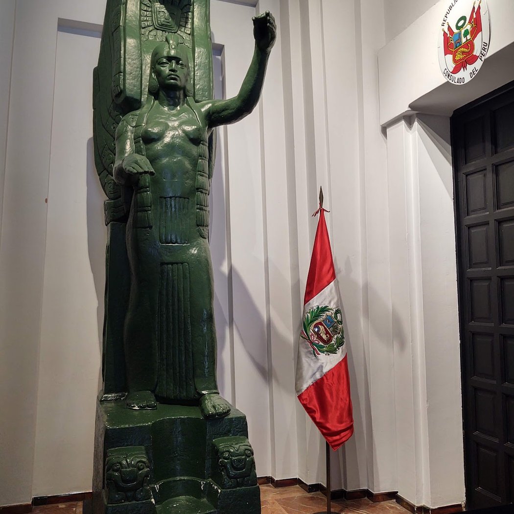 Guided Tour of the Old Peru Pavilion 4