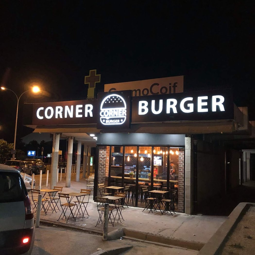 Corner Burger 2
