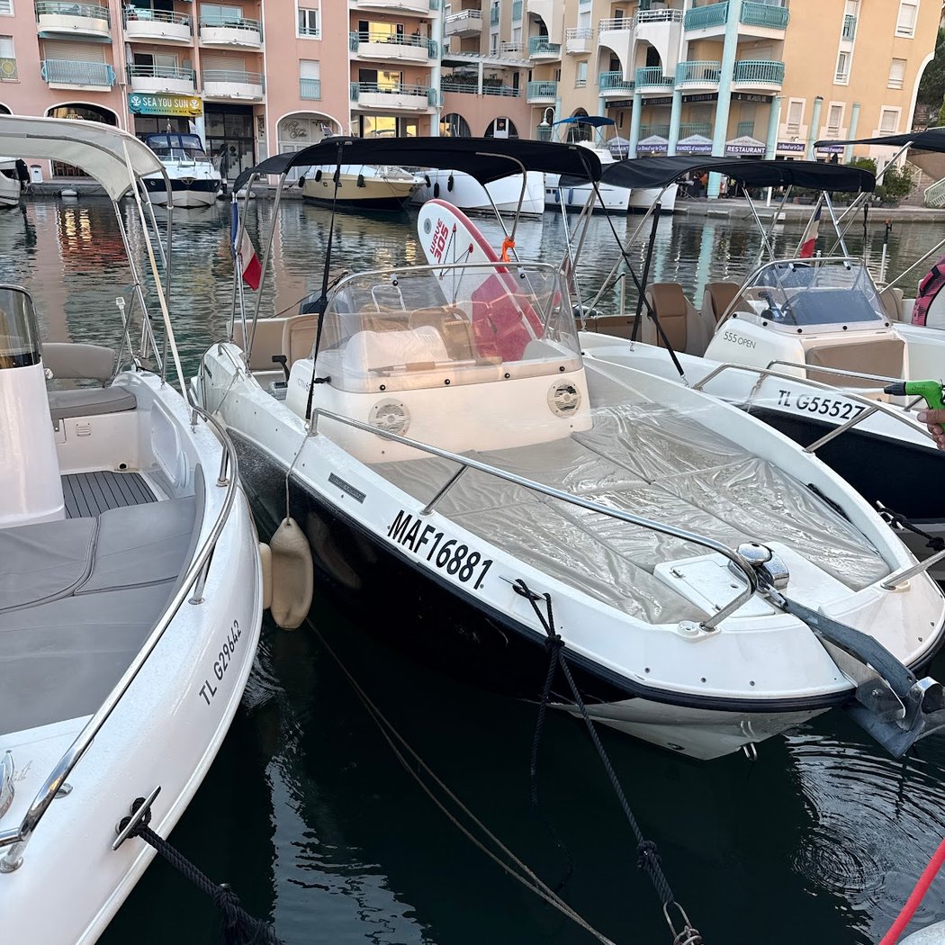 Cap One Boat - Location bateau Fréjus 3