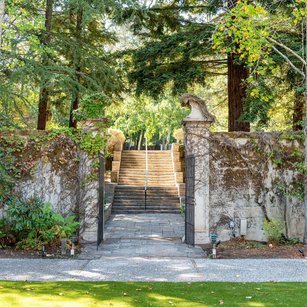 Hacienda de las Flores Park 1