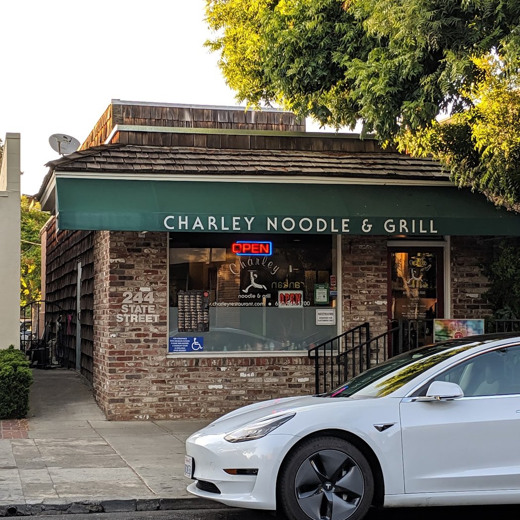 Charley Noodle & Grill 2