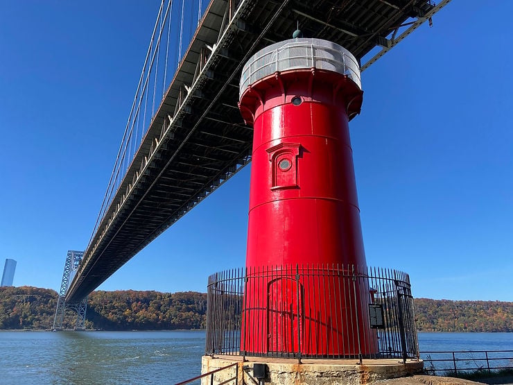 The Little Red Lighthouse 1