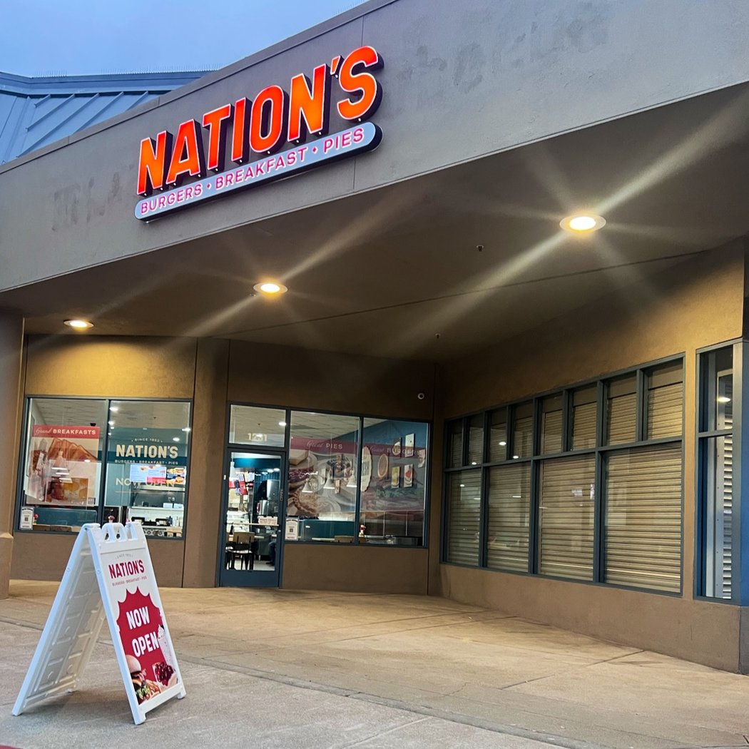 Nation’s Giant Hamburgers and Great Pies 2