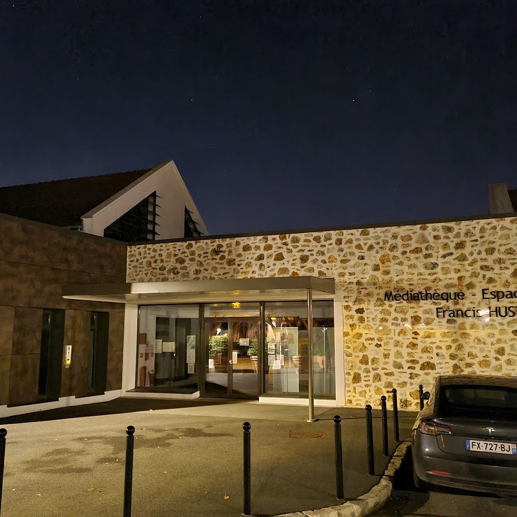 Médiathèque Francis Huster 3
