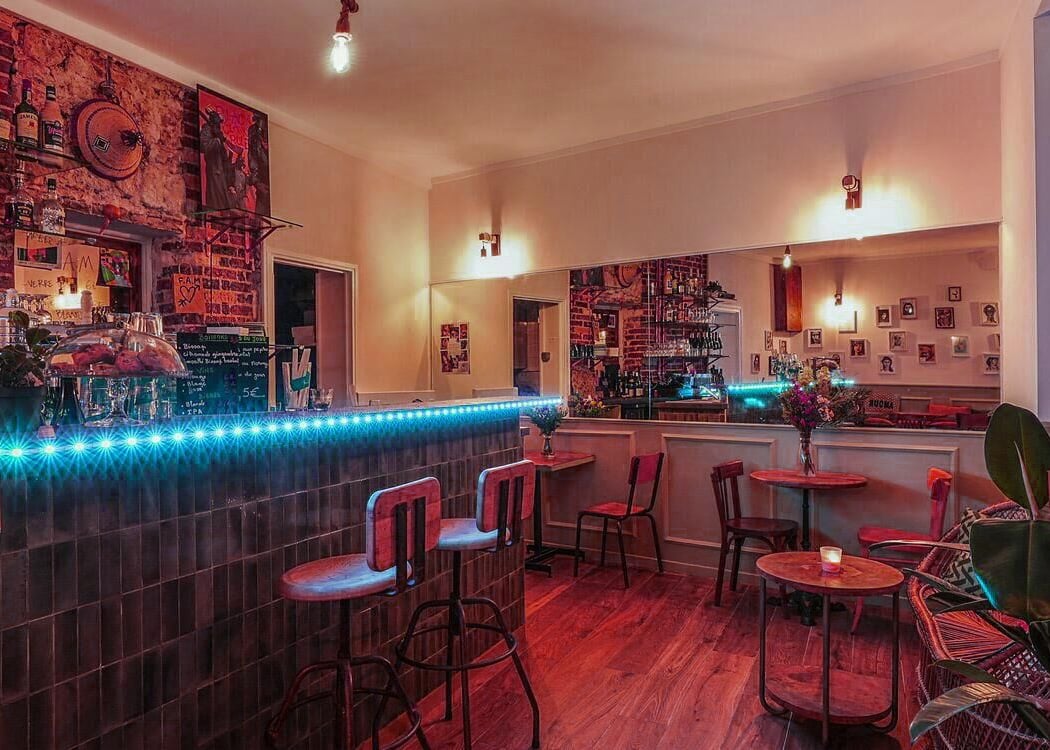 F.A.M Bar 2