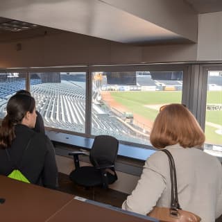 Behind-the-Scenes Ballpark Tour of Oracle Park 3