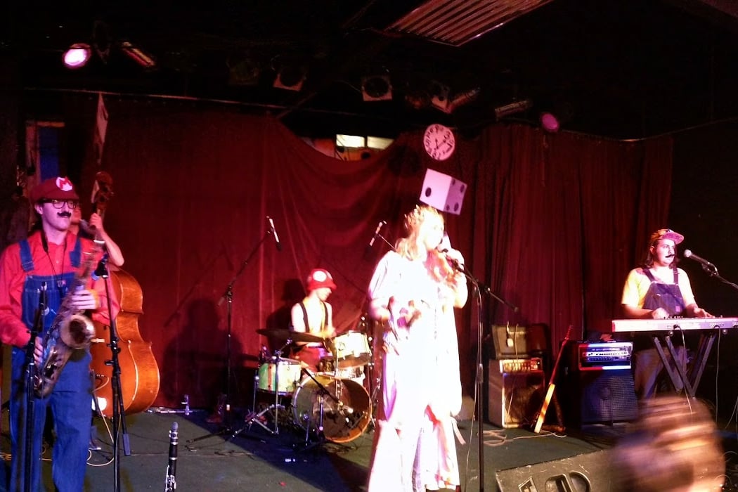 Annie O's Music Hall 3
