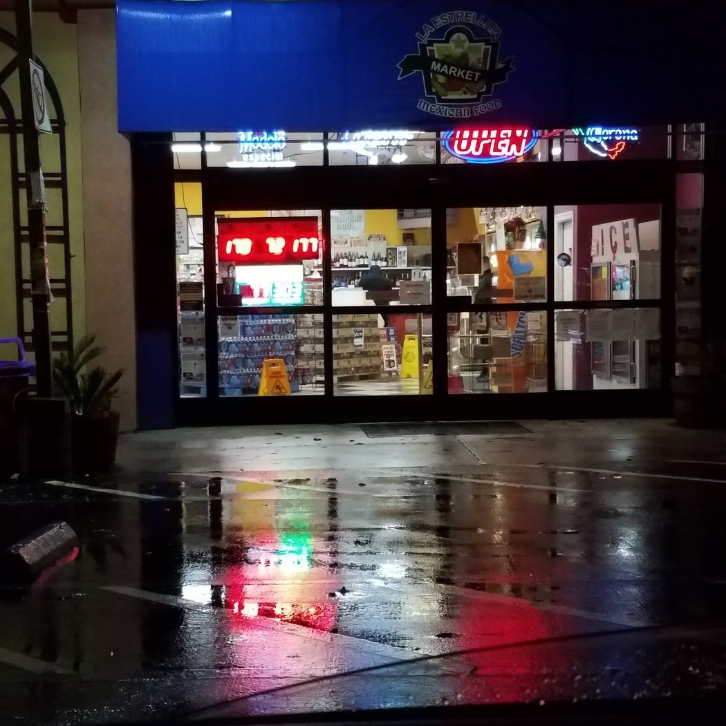 La Estrellita Market & Deli 2