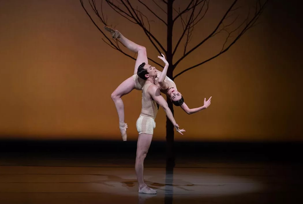 Future Icons: A Choreographic Project 1