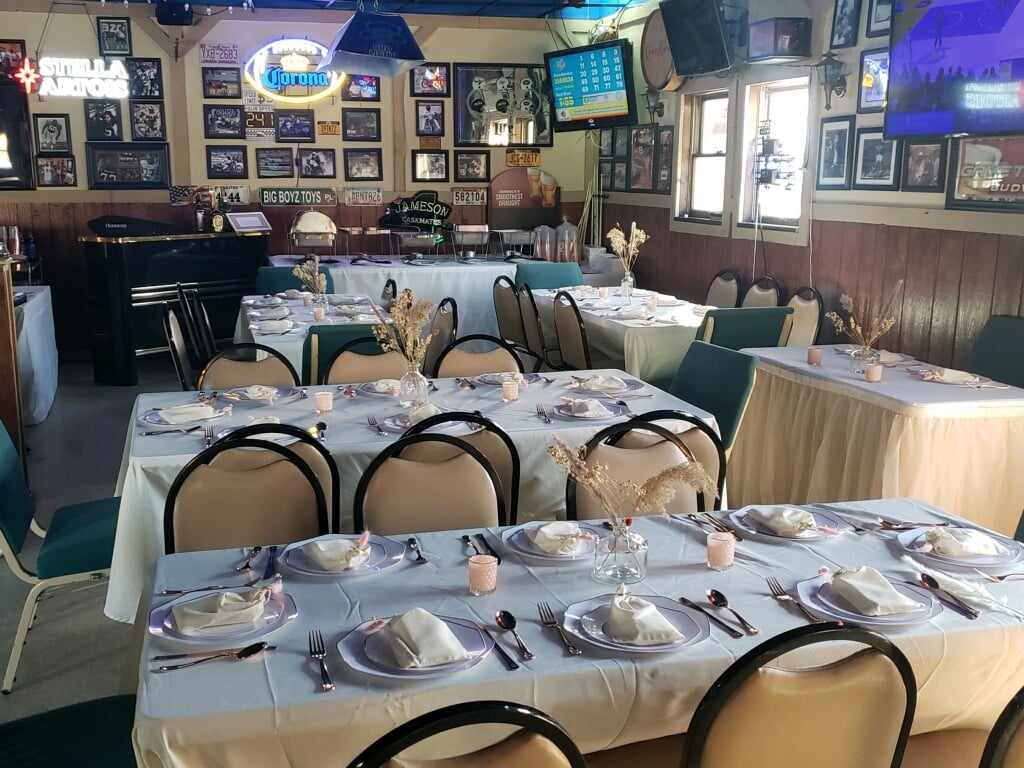 Whoo's Bar and Grill 2