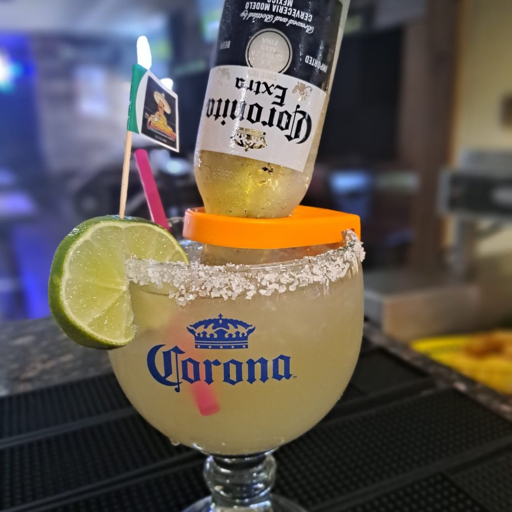 Los Cachanillas Sportsbar and Seafood 1