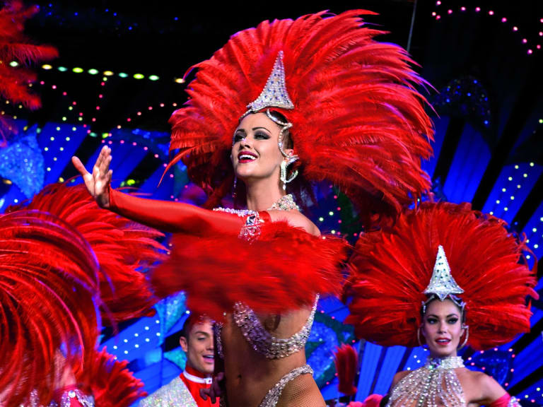Dinner & Show at Paradis Latin Cabaret 1