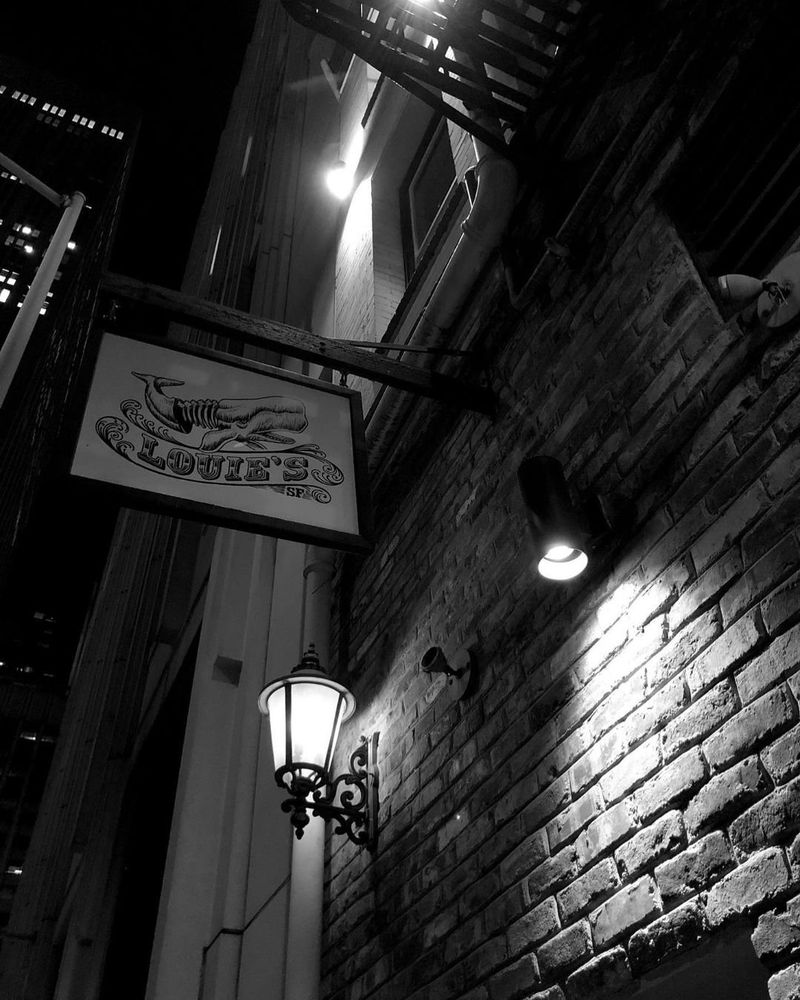 Louie's Bar 2