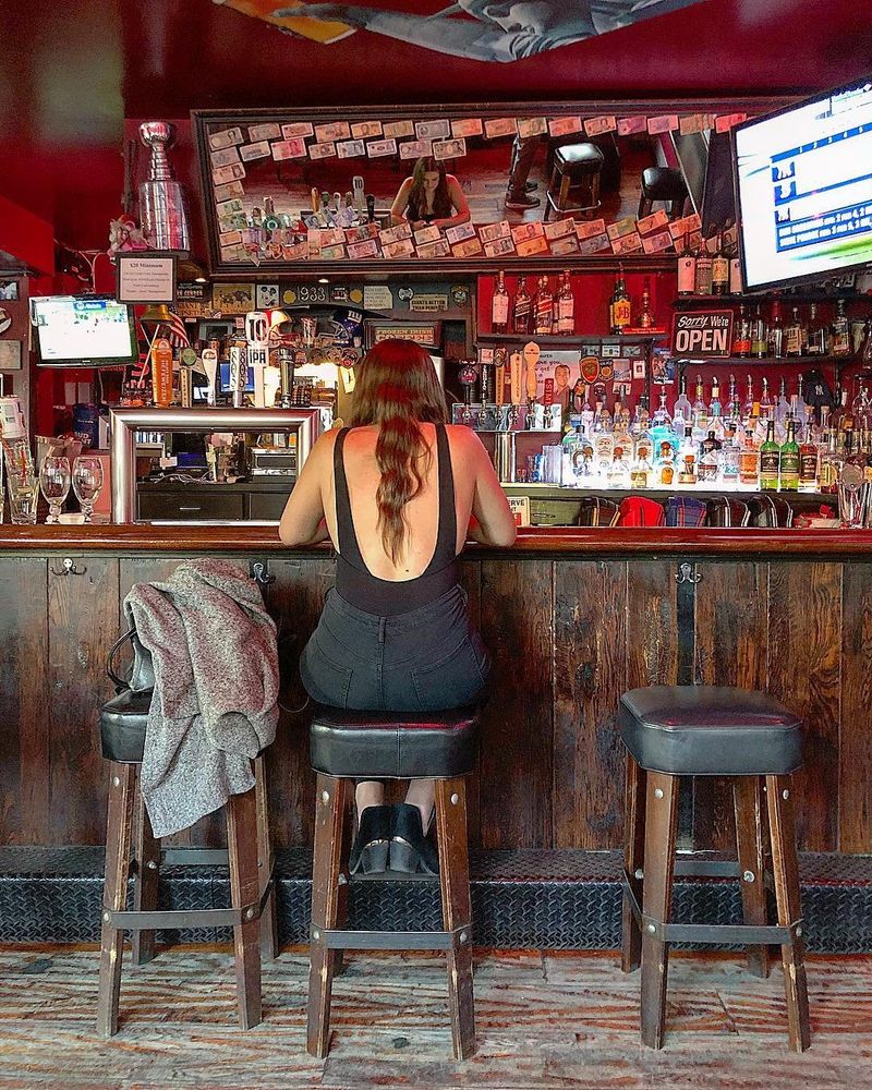 Louie's Bar 3