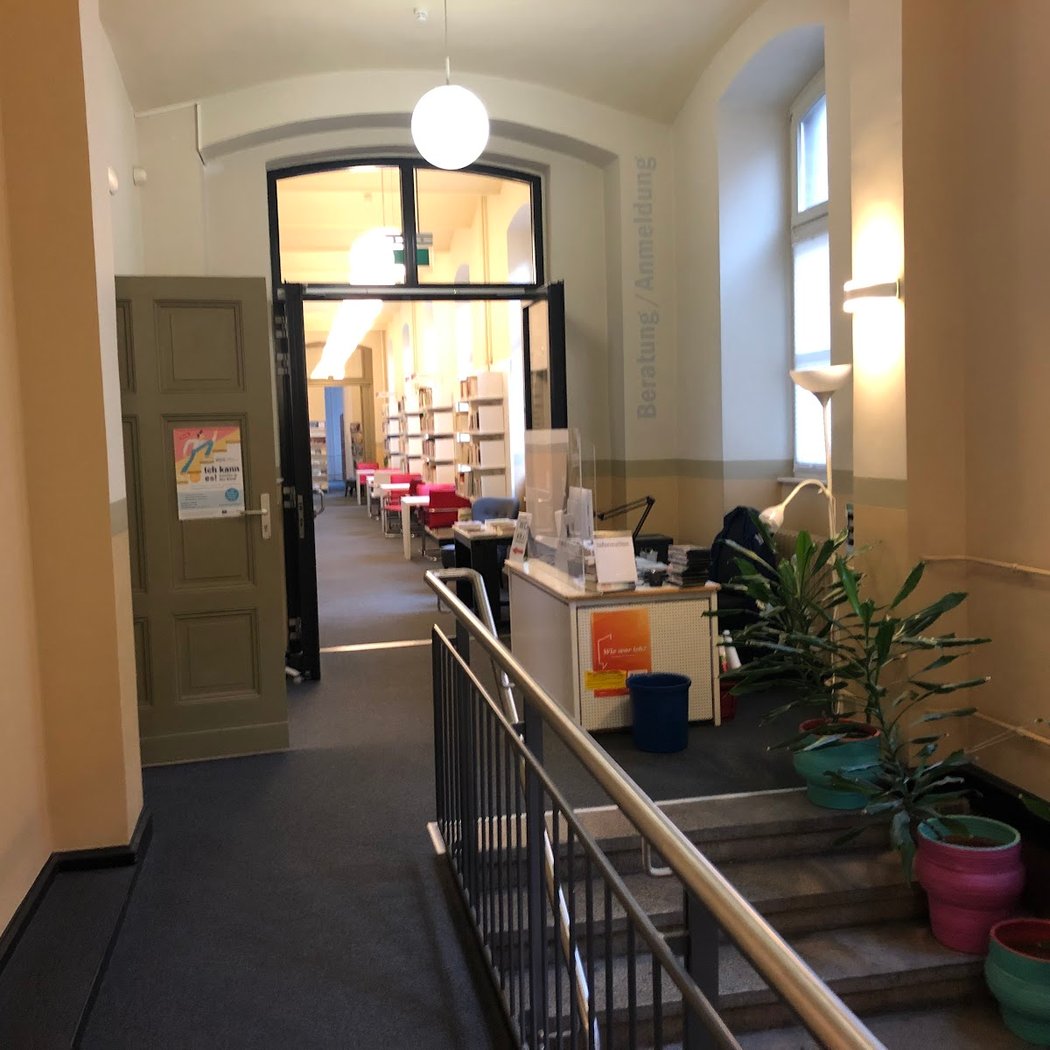 Bibliothek am Wasserturm 3