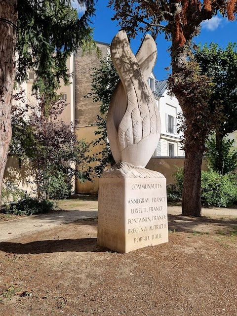 Exhibition featuring Joseph Walsh and Sara Flynn 4