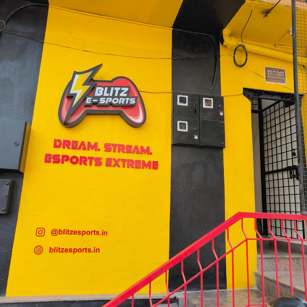 Blitz E-Sports 360 Hz Gaming Cafe 2