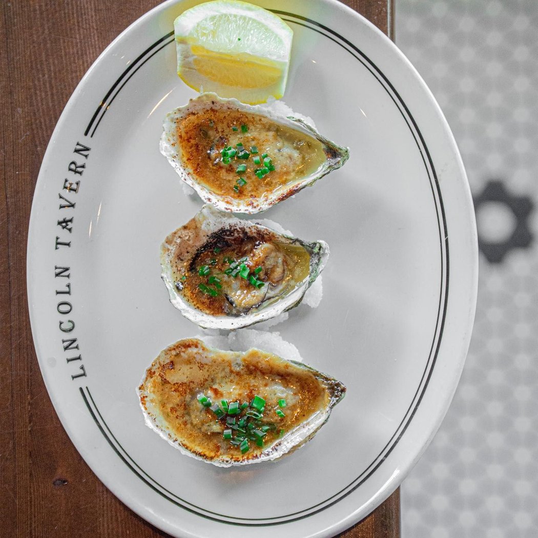$1 Oysters 1