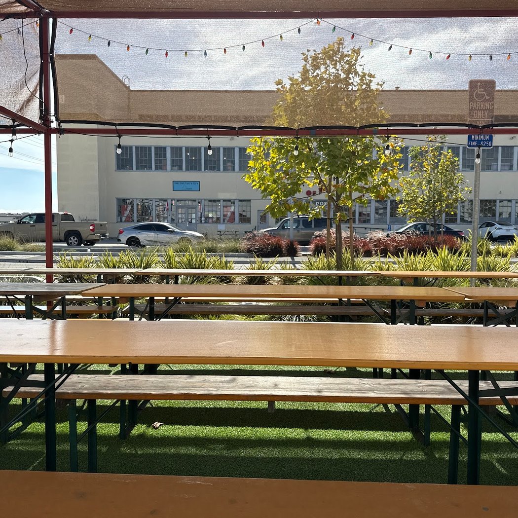 Rock Club Burgers 3