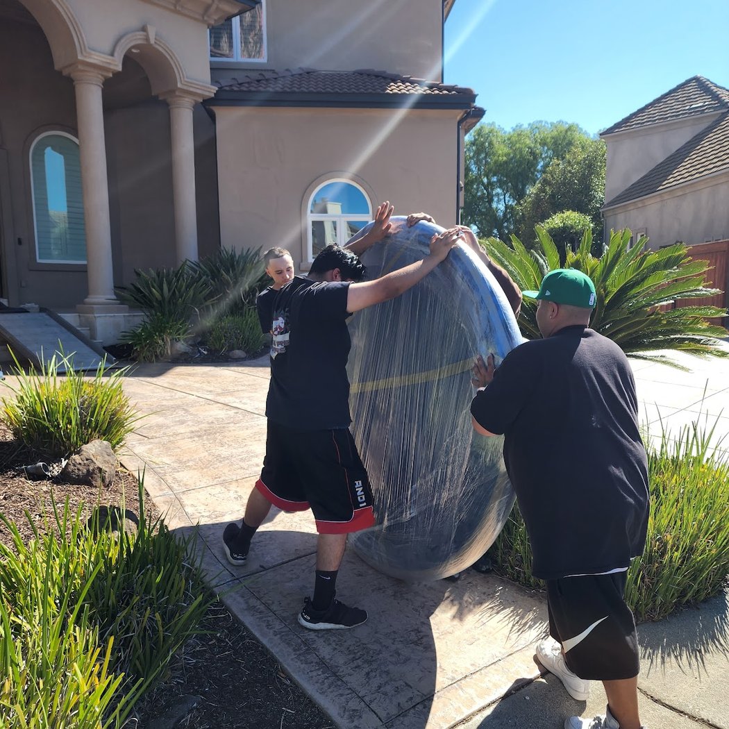 Hassle Free Movers (Moving Company) 1