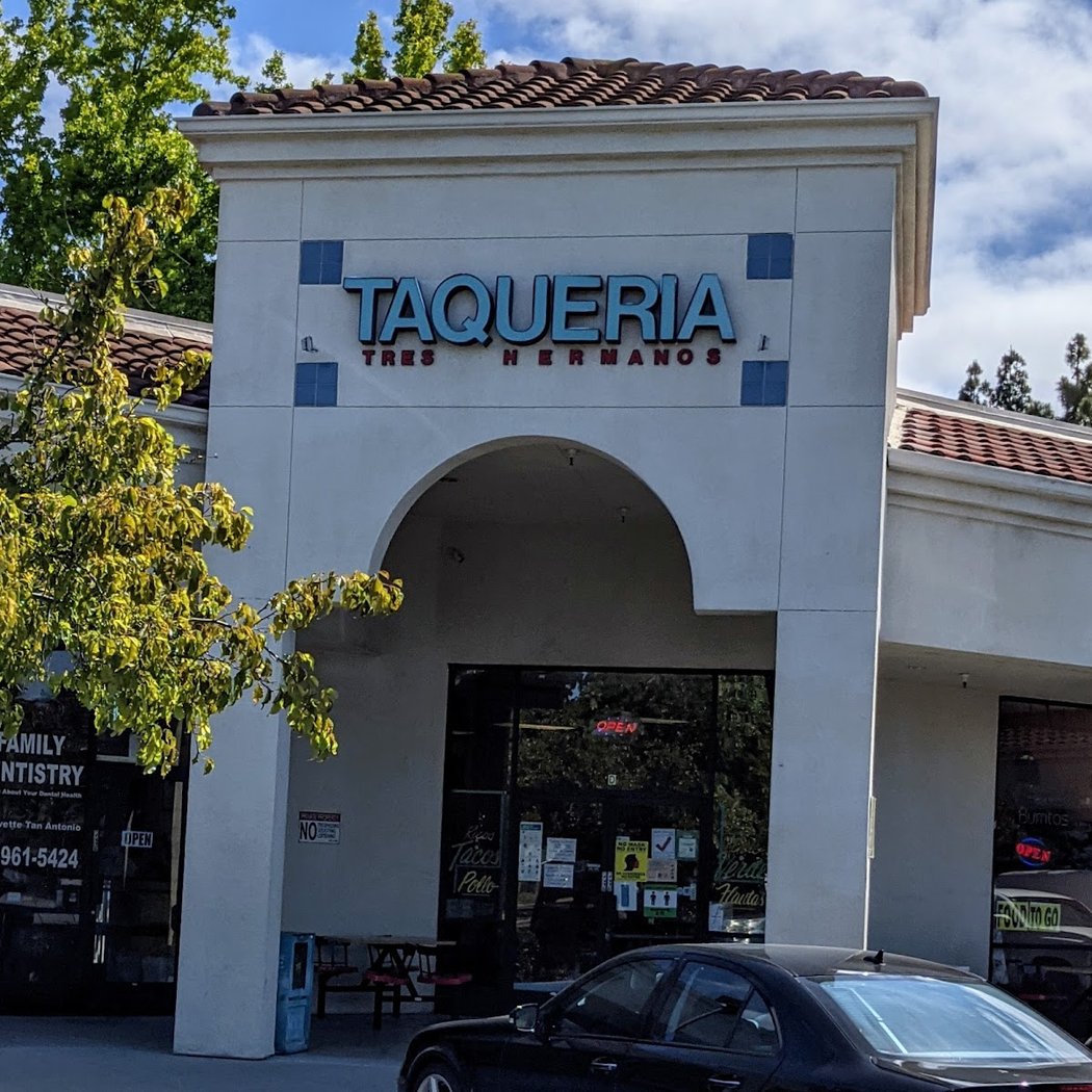 Taquería Tres Hermanos 2