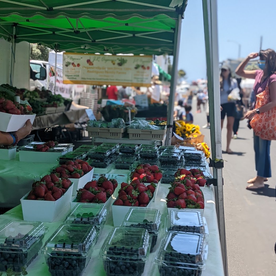 Manhattan Beach Certified Farmers’ Market 3