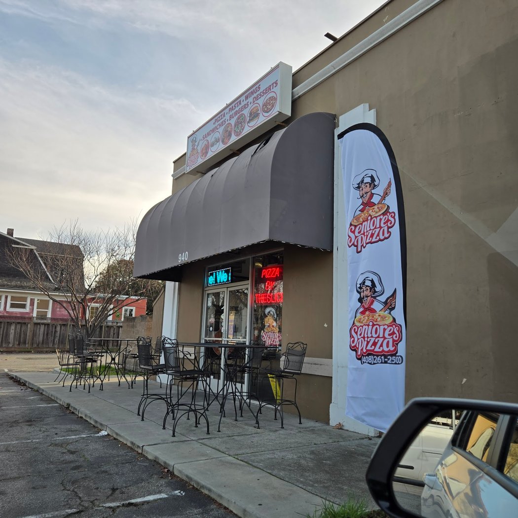 Seniore's Pizza 2