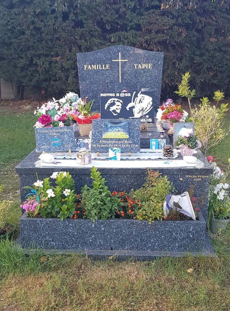 Tombe Bernard Tapie 2