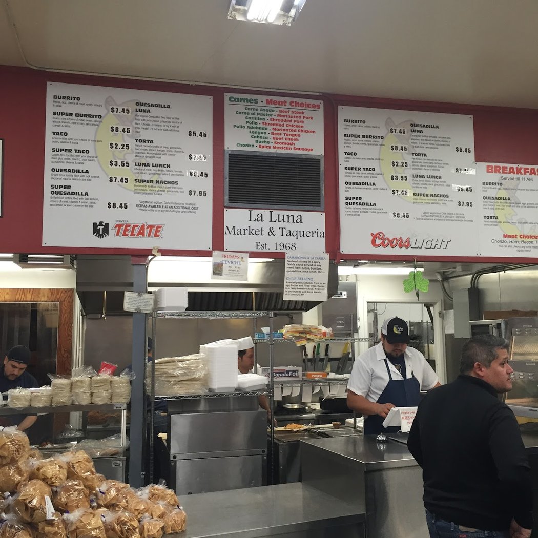 La Luna Market & Taqueria 3