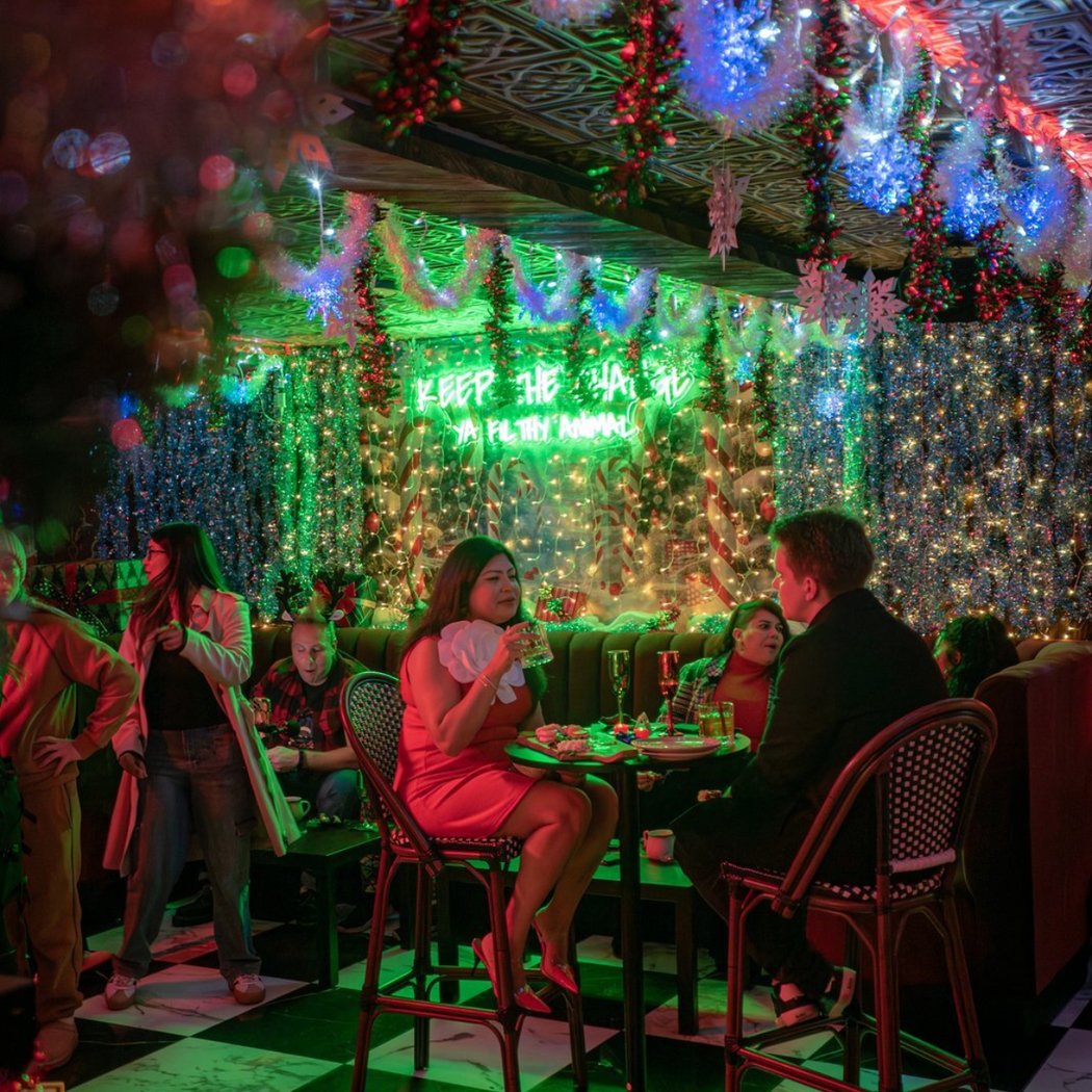 Holly Jolly Bar 1