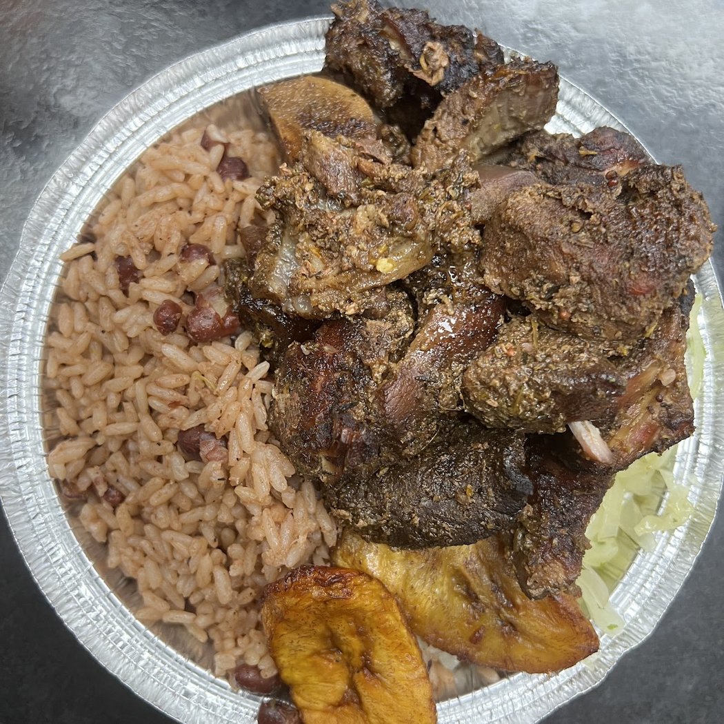 Pattie Hut & Grill 3