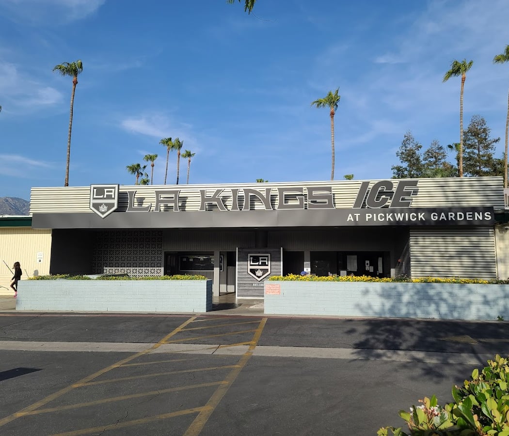 LA Kings Ice Burbank (Pickwick) 1