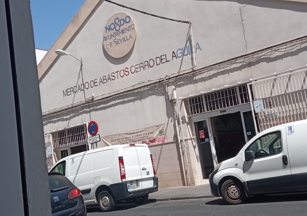 PLAZA ABASTOS CERRO DEL AGUILA 2