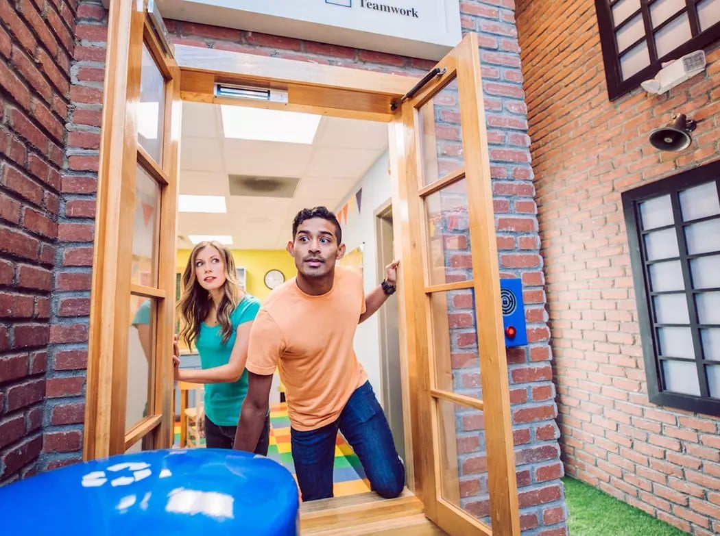 Team Up & Escape: Immersive Room Challenges with Unlimited Hints 3