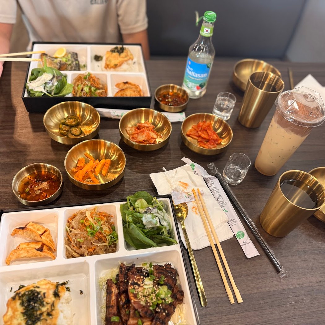 Hwan-Yeong Korean Kitchen & Boba Tea 3