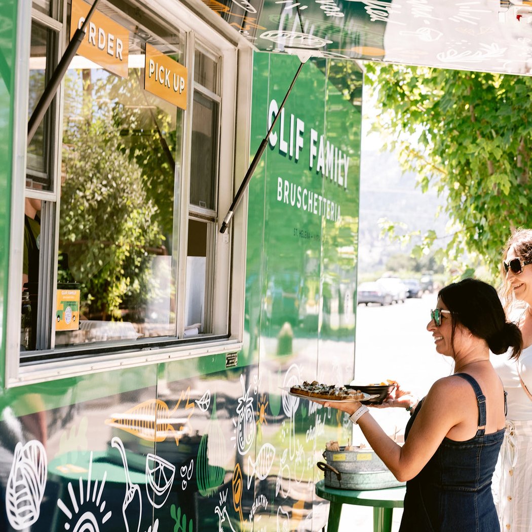 Sip & Support, Street Food & Live Music 3