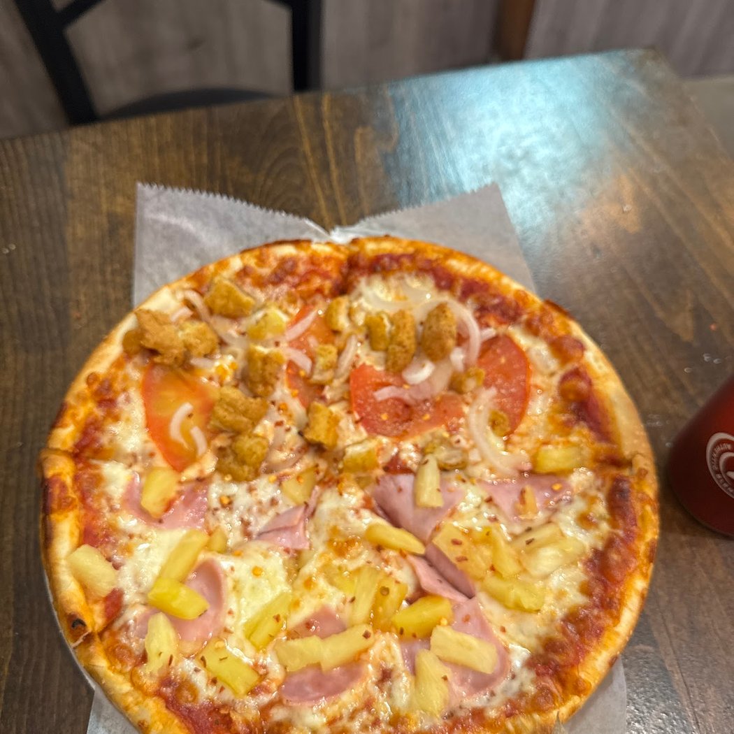 Singas Famous Pizza 2