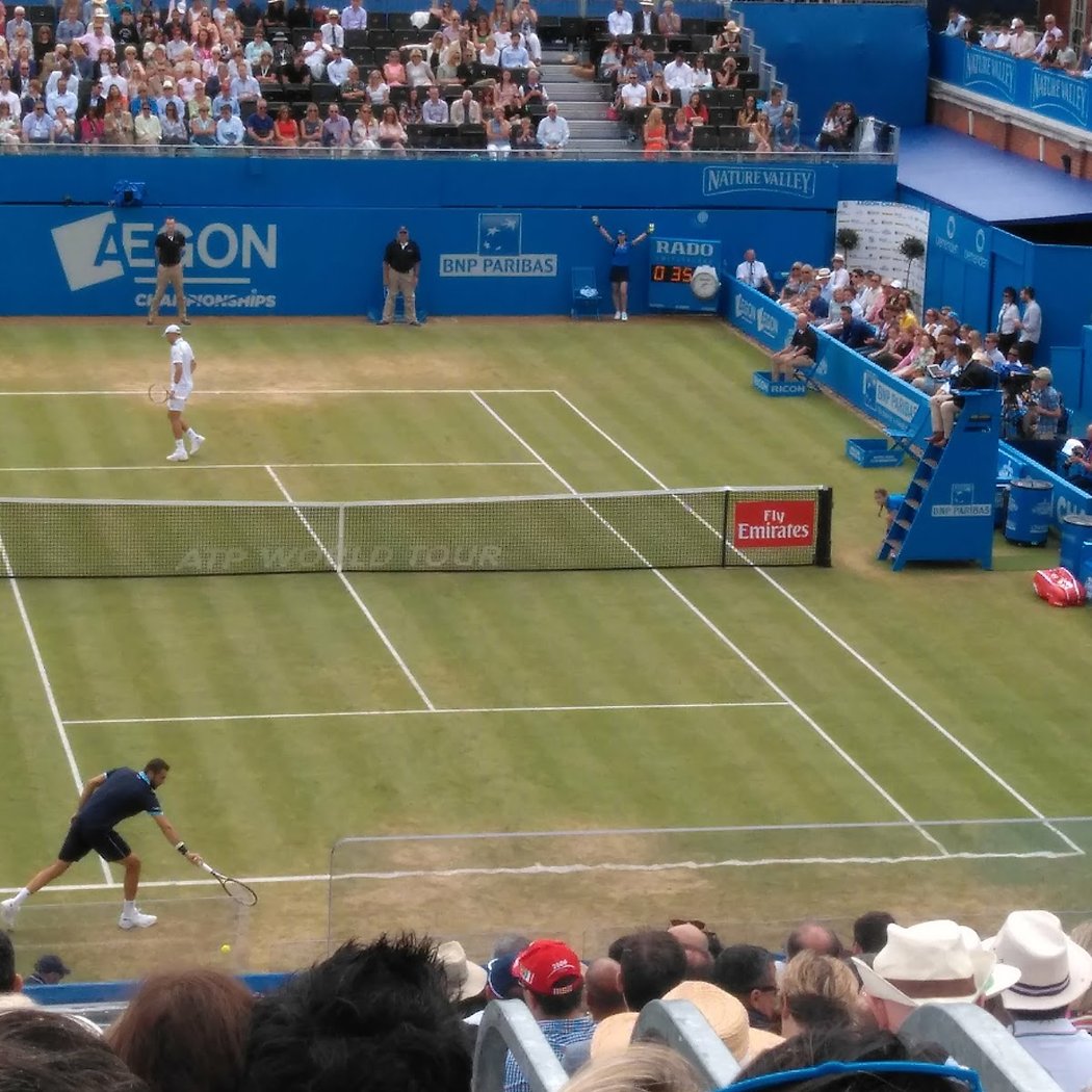 Queen’s Club 1