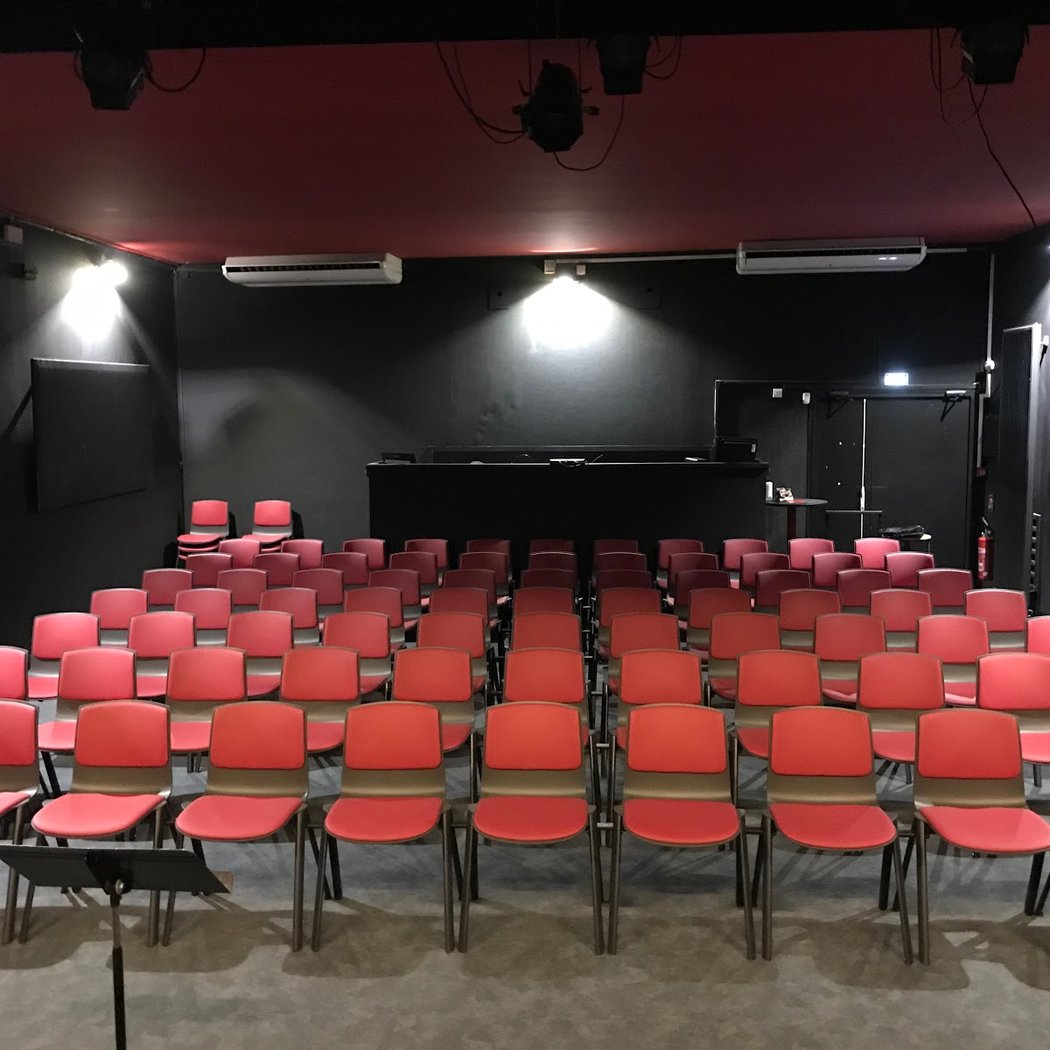 Espace Saint-Cyprien Le Chapeau Rouge (L') 5