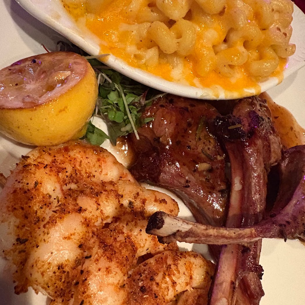 Suite Food Lounge 3