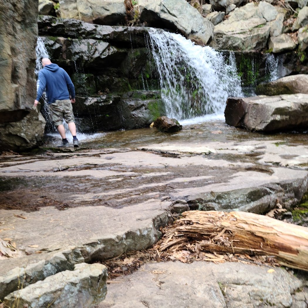 Black Rock - Mineral Springs Hiking trail 2