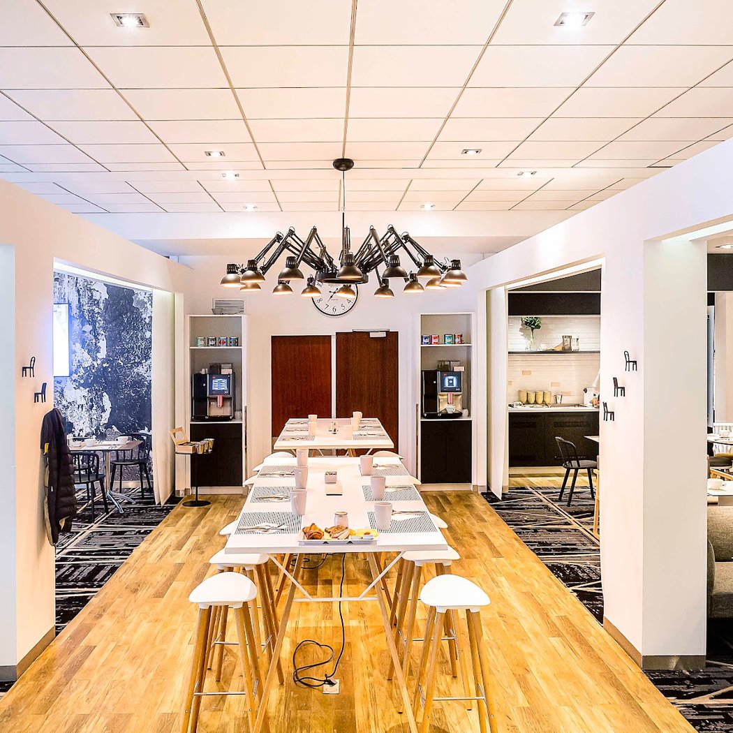 GourmetBar Restaurant 2