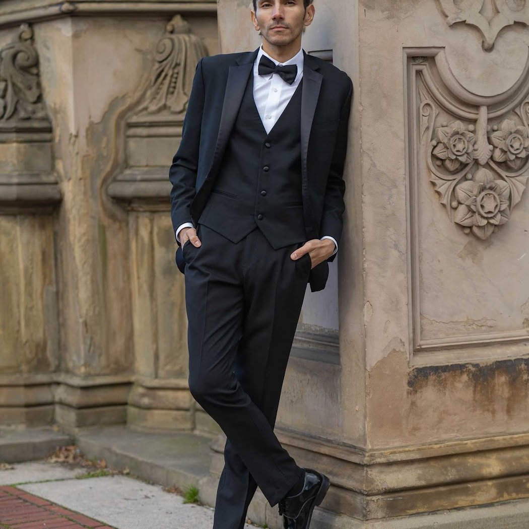 Ezzys Mens Wear 1