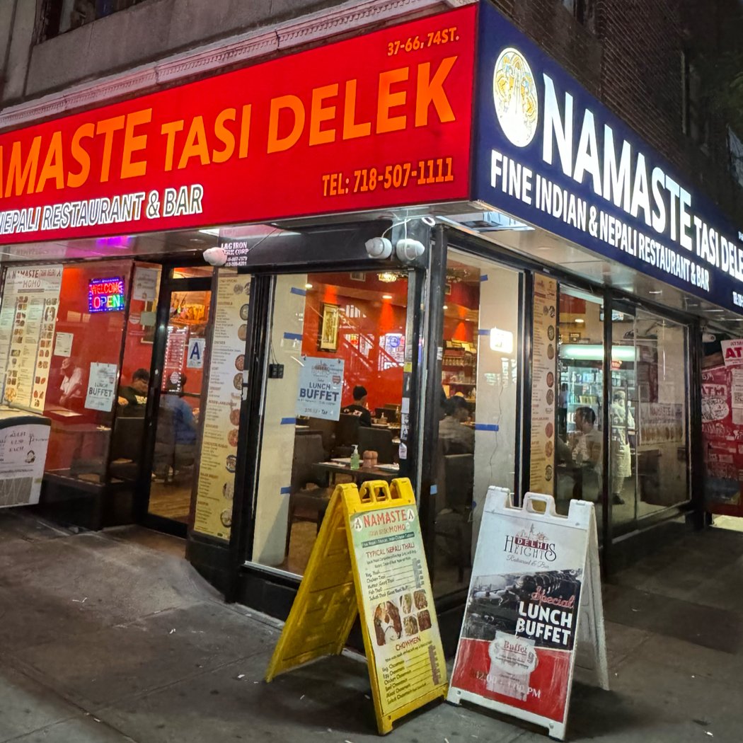 Namaste Tasi Delek Restaurant & Bar 2