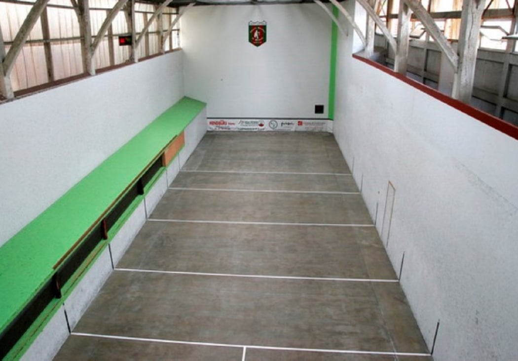 Main nue match at Trinquet Saint-André 2