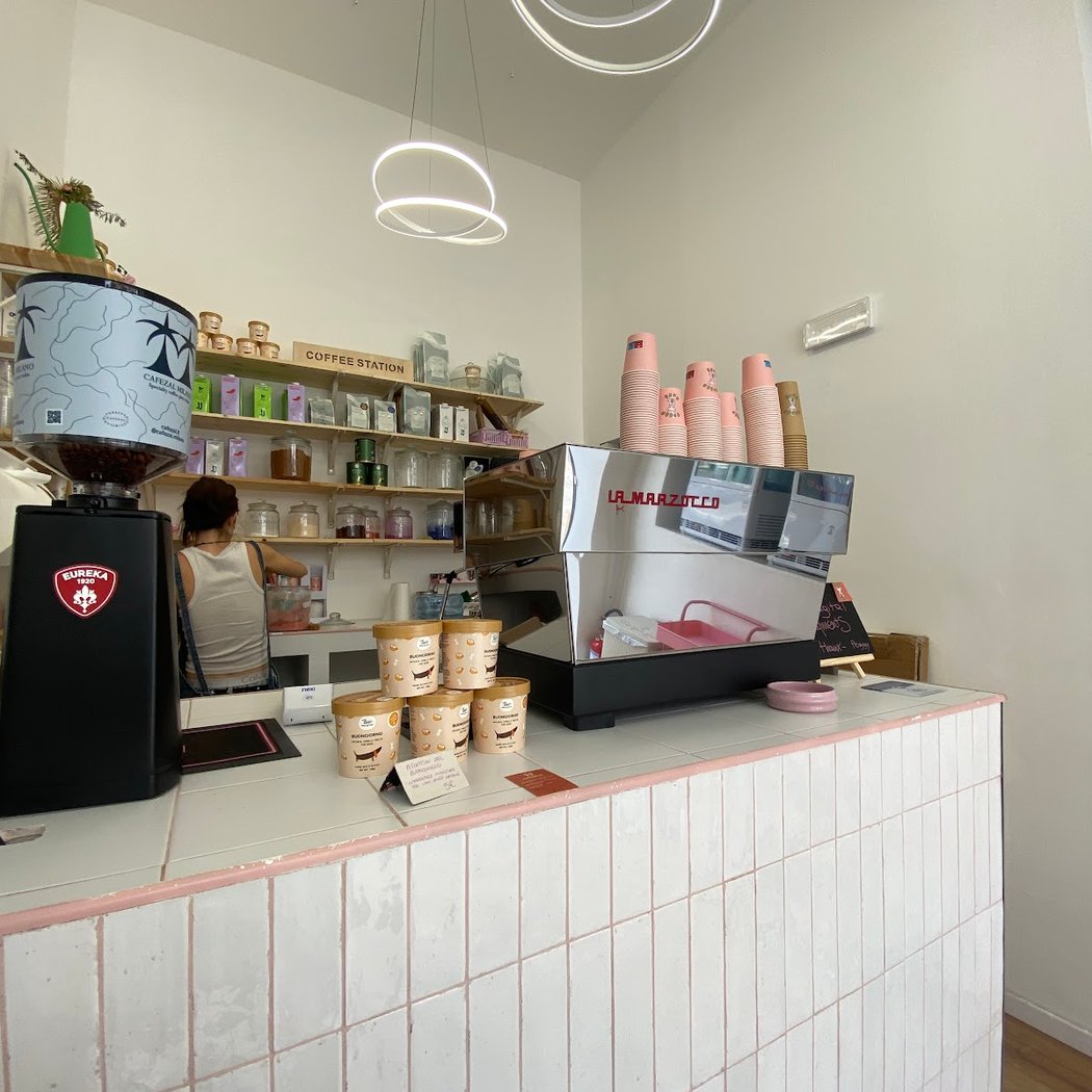 Peggy Café 2